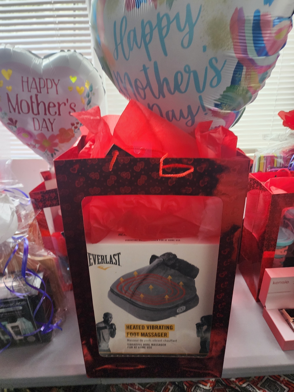 Everlast Foot Massager Gift Bag with Red Tissue & Mother's Day Balloons